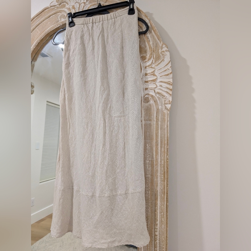 DISSH Hazel Linen Skirt - Picture 2 of 8